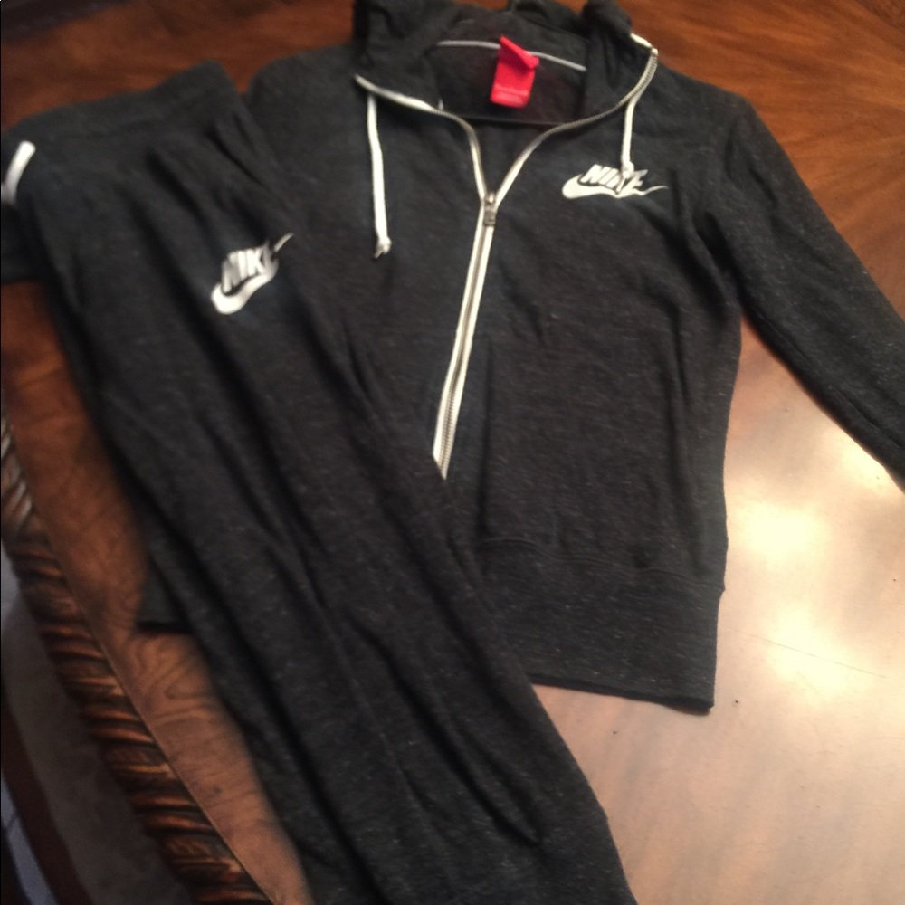 Nike hoodie jogger set
